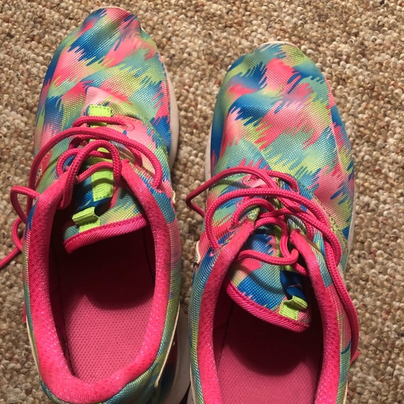 Colorful Nike Roche - Picture 2 of 4